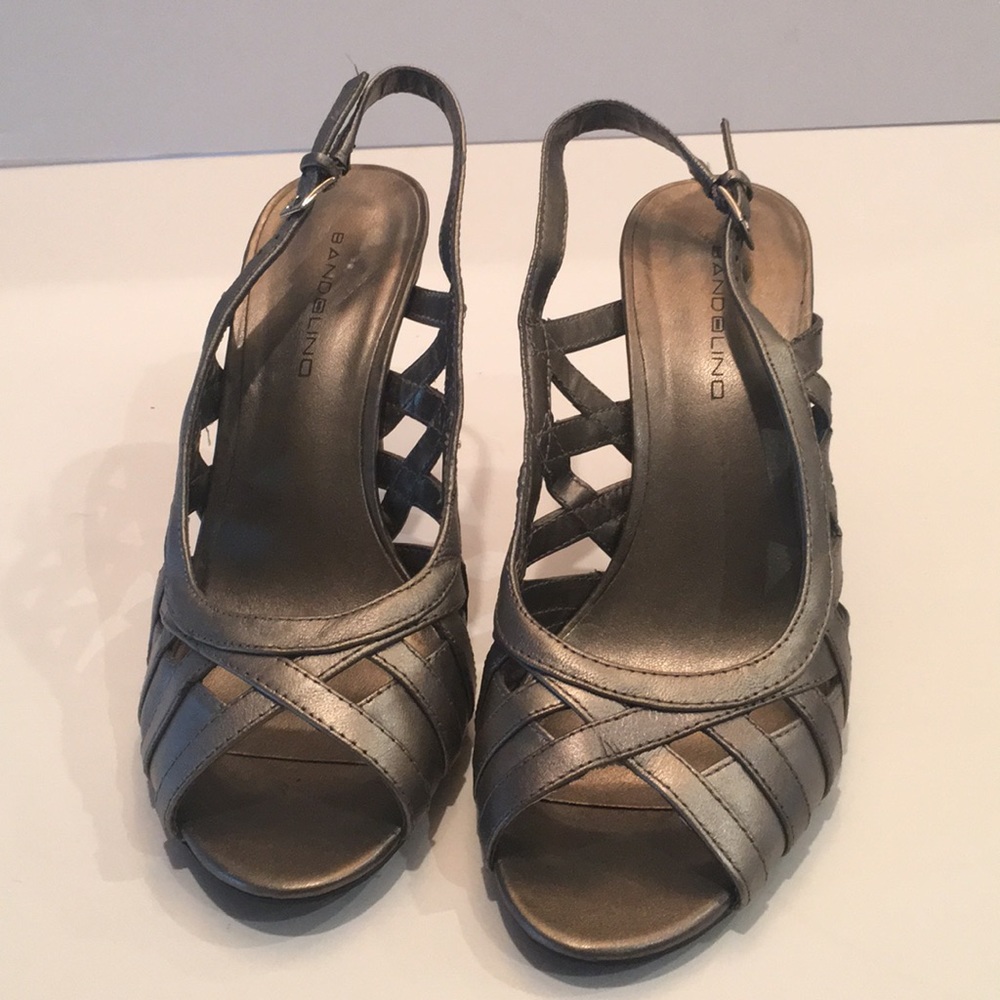 BANDOLINO SLING BACK SHOES .